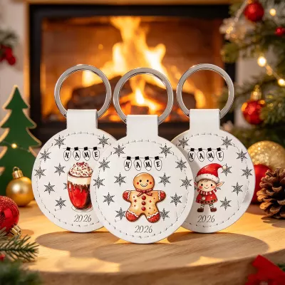 Personalized 2026 Christmas Keychain, Gingerbread Man Elf Hot Cocoa Snowflake, Custom Name Round Leather Keyring, Winter Holiday Gift Accessory