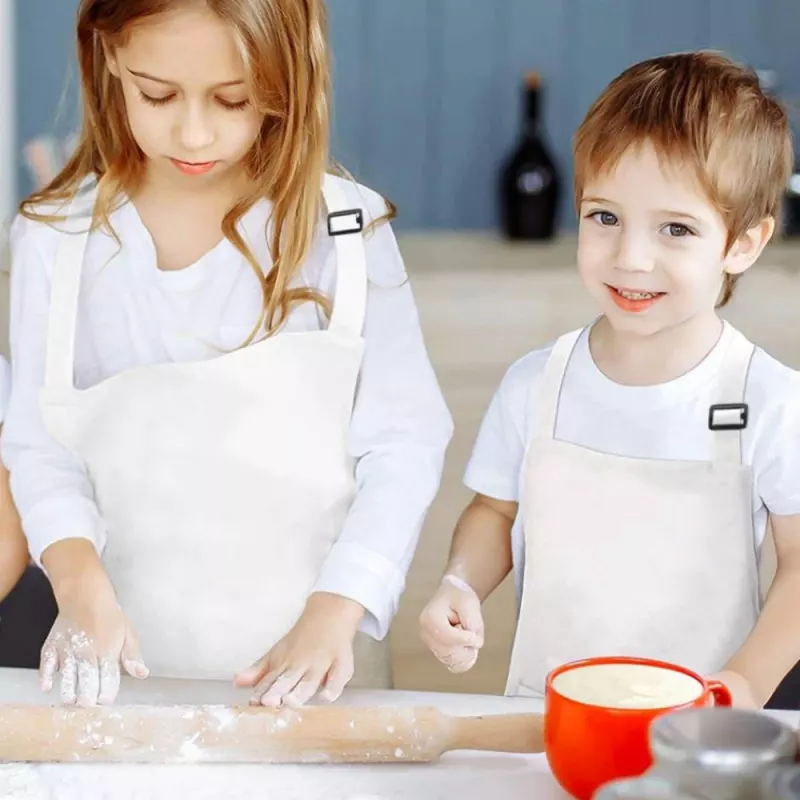 Custom Aprons for Cafés, Kitchens and Teams